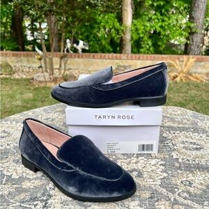 NIB Taryn Rose Bryn Velvet Midnight Loafer - Size 5.5